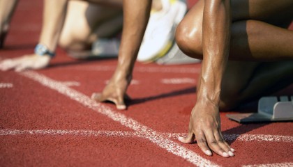 开云app全站-英超球队采用AI技术监测比赛中体能消耗曲线，英超体重