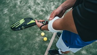 开云app安装-国足失误频发球员数据追踪模型，国足总结失败 低估对手